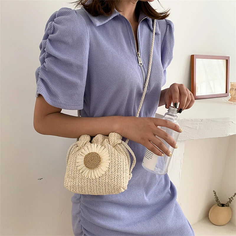 2025 Hot Sale Rattan Woven Women Straw Bag Handbag Knit Summer Beach Woman Shoulder Messenger Khaki Beige Bags Fashion Creative